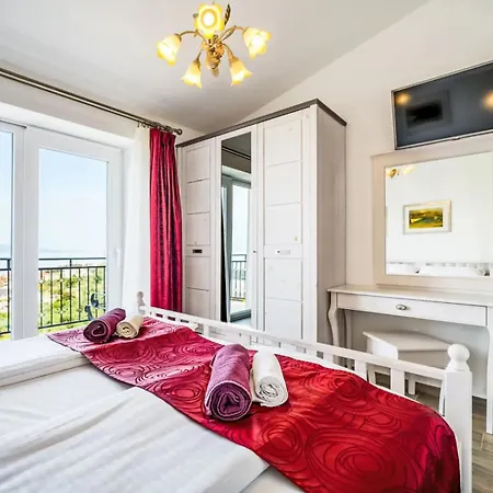 Bellavista**** Place For Your Holliday * Makarska